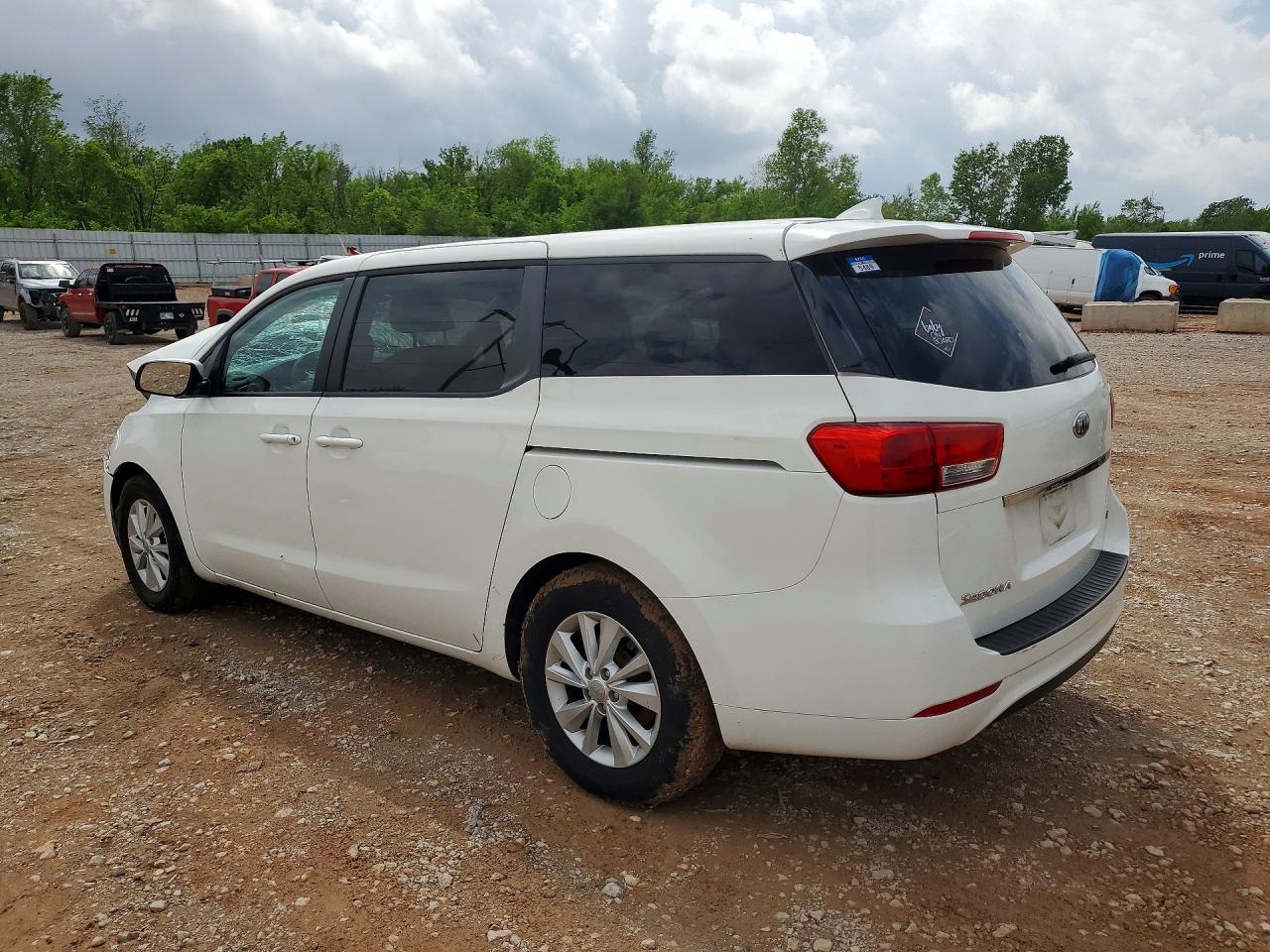 2017 KIA SEDONA LX photo 4