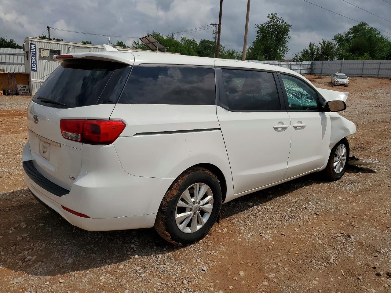 2017 KIA SEDONA LX photo 7