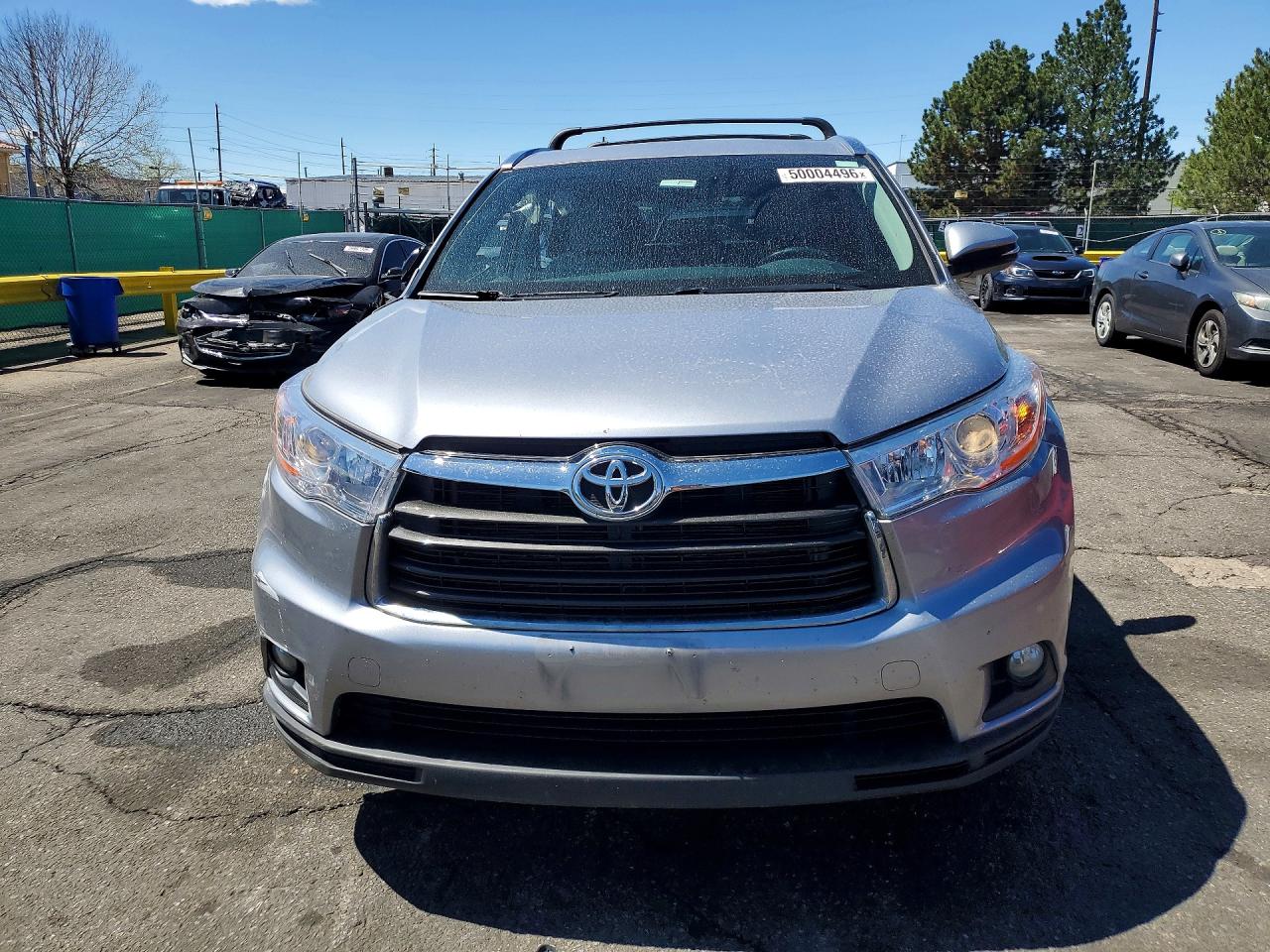 2016 TOYOTA HIGHLANDER XLE photo 9