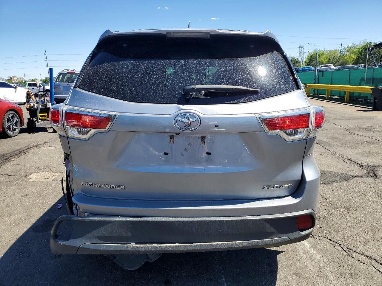 2016 TOYOTA HIGHLANDER XLE photo 11