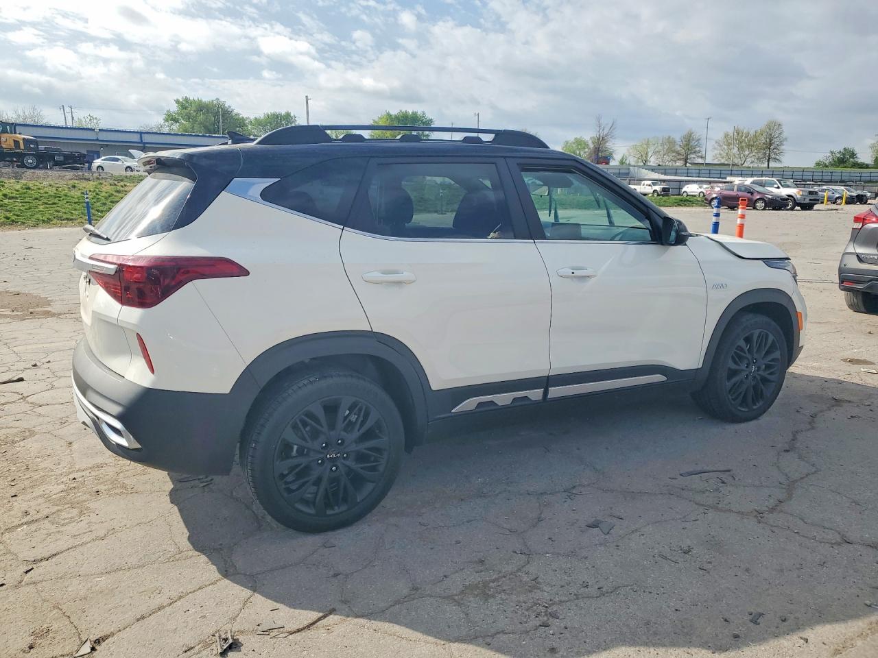 2023 KIA SELTOS NIGHTFALL photo 7