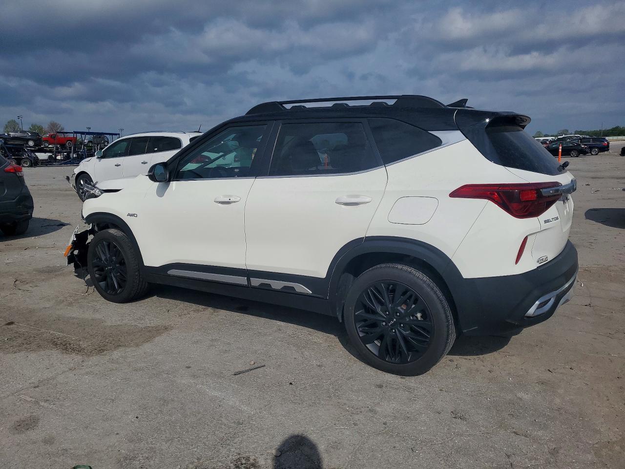 2023 KIA SELTOS NIGHTFALL photo 4