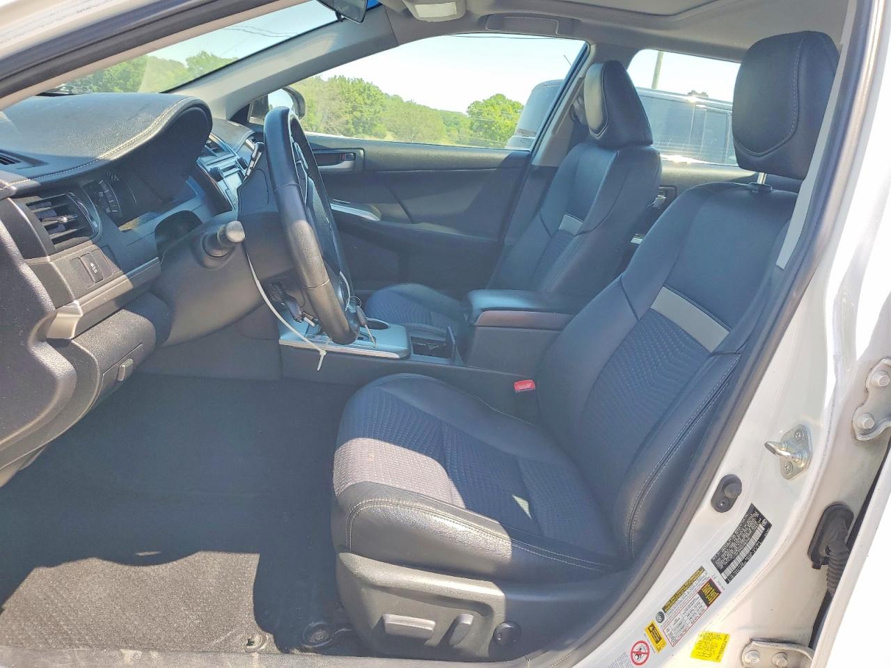2013 TOYOTA CAMRY SE photo 13