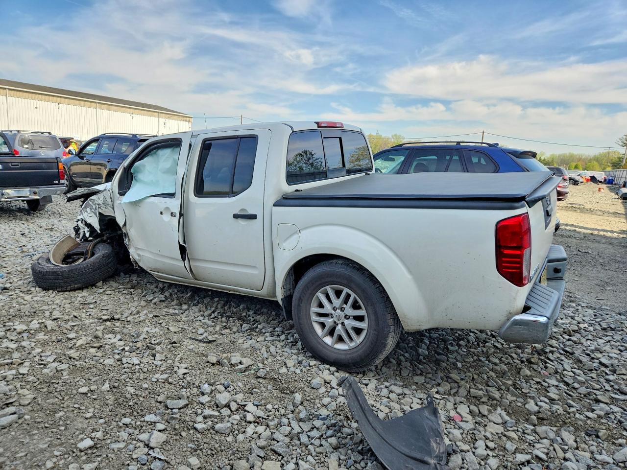 2019 NISSAN FRONTIER SV photo 4