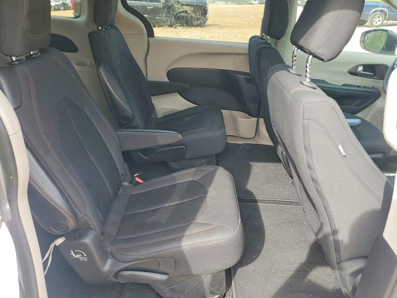 2019 CHRYSLER PACIFICA LX photo 21
