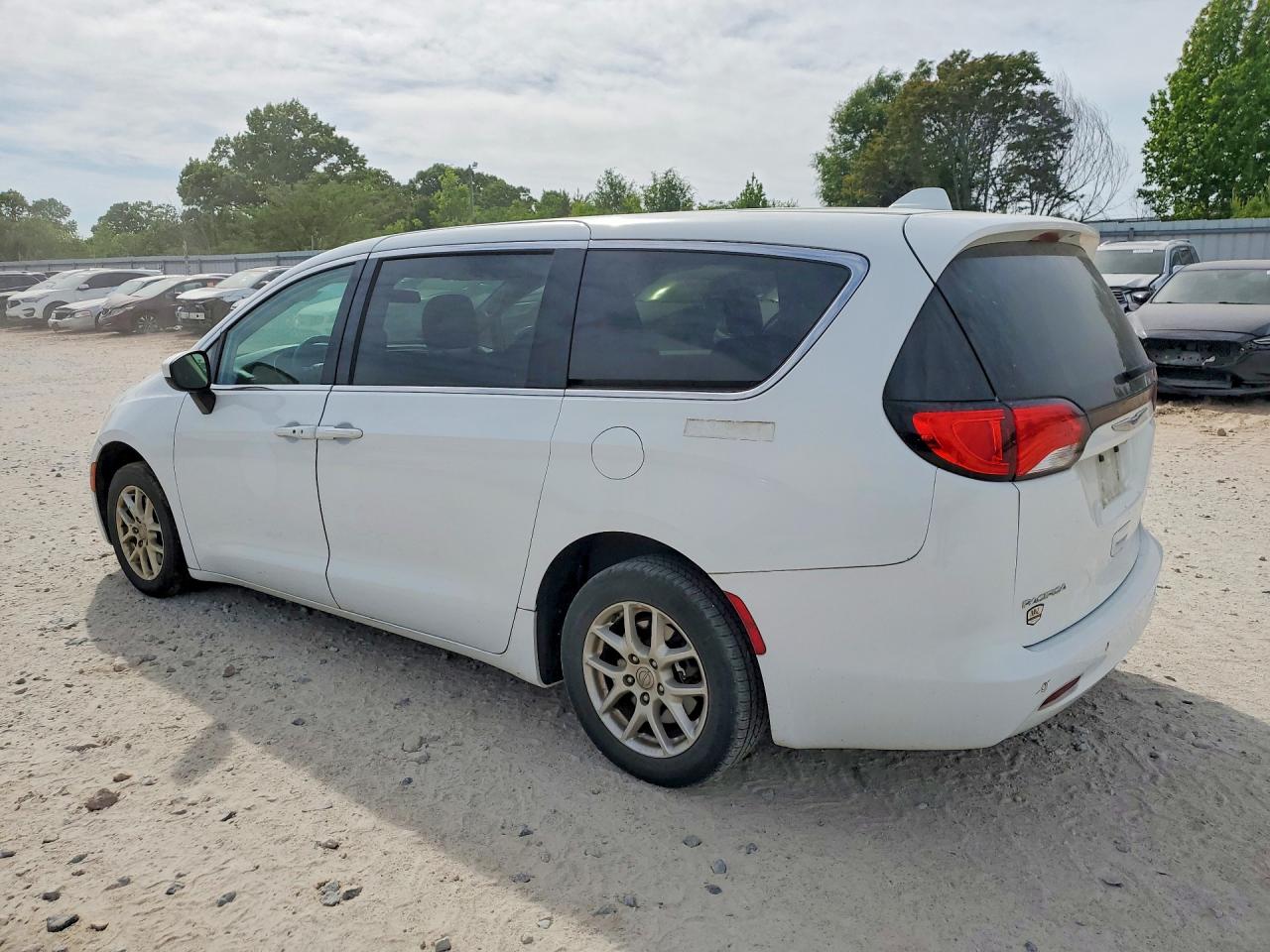 2019 CHRYSLER PACIFICA LX photo 3