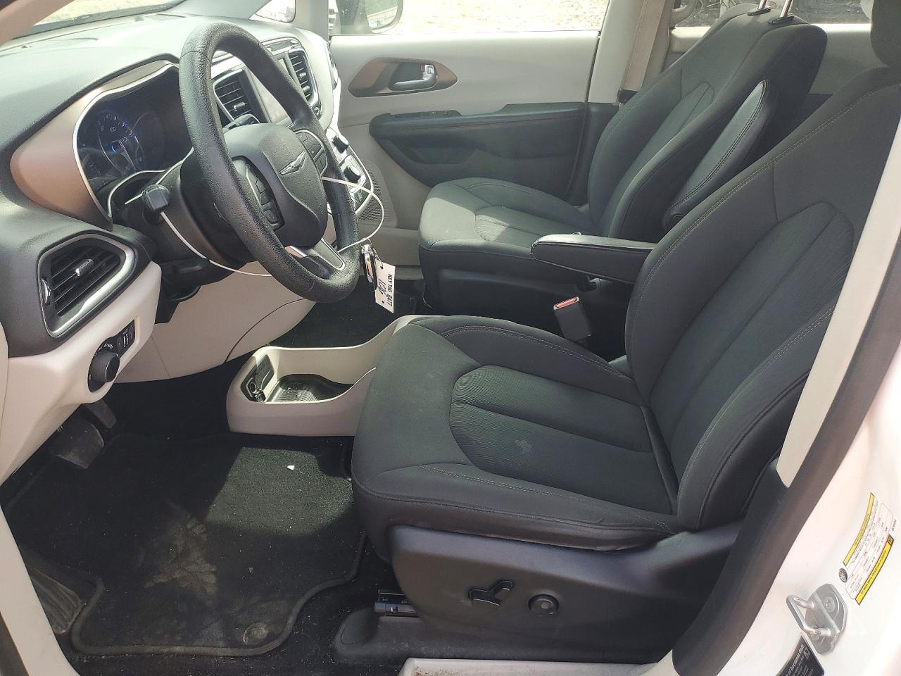 2019 CHRYSLER PACIFICA LX photo 13