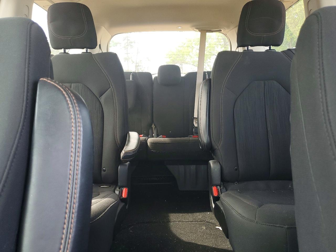 2019 CHRYSLER PACIFICA LX photo 19