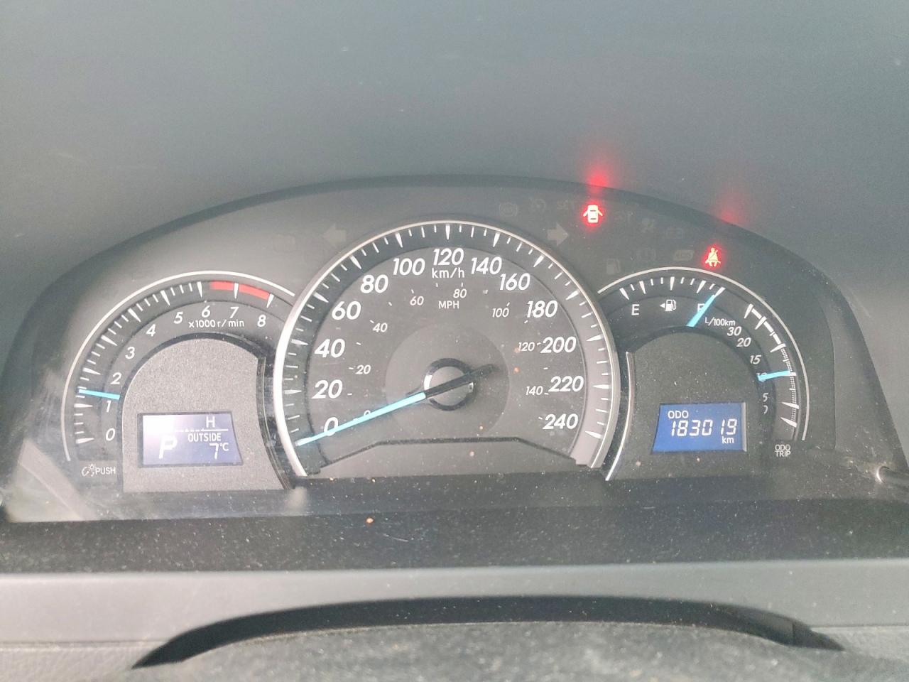 2012 TOYOTA CAMRY L photo 17