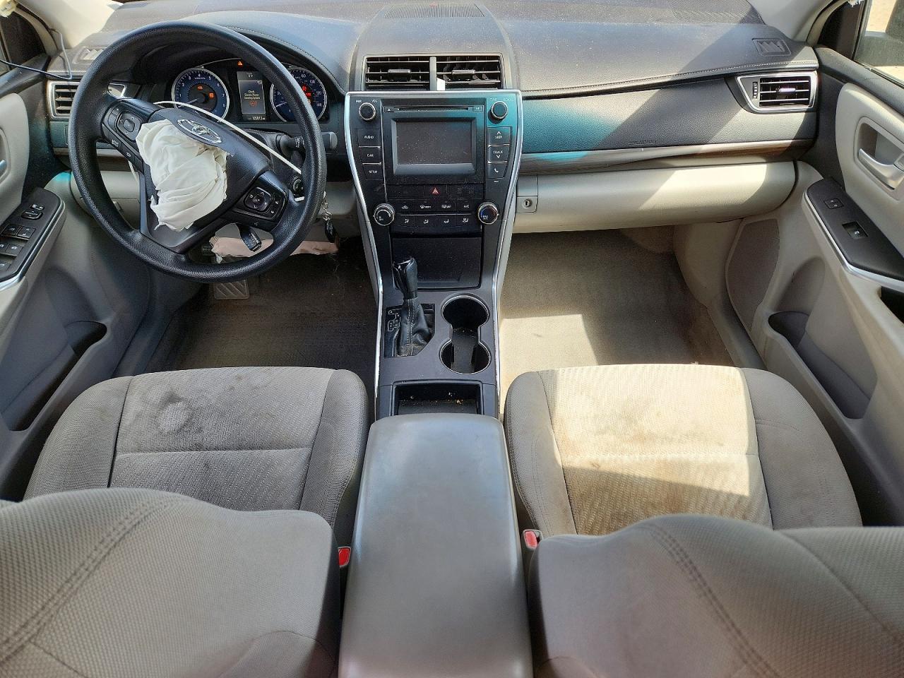 2016 TOYOTA CAMRY LE photo 15