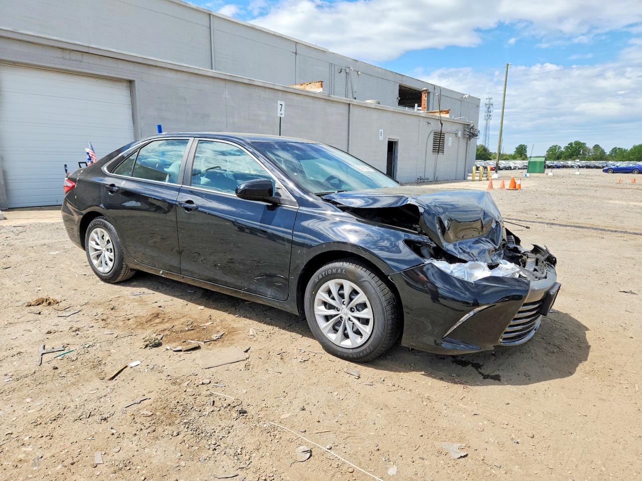 2016 TOYOTA CAMRY LE photo 7