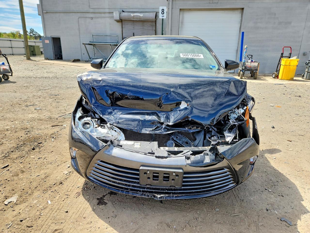 2016 TOYOTA CAMRY LE photo 9