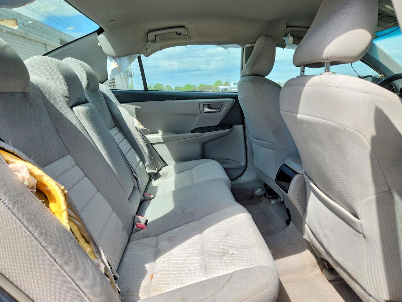 2016 TOYOTA CAMRY LE photo 19