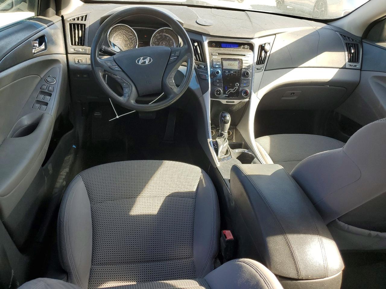 2011 HYUNDAI SONATA GLS photo 8