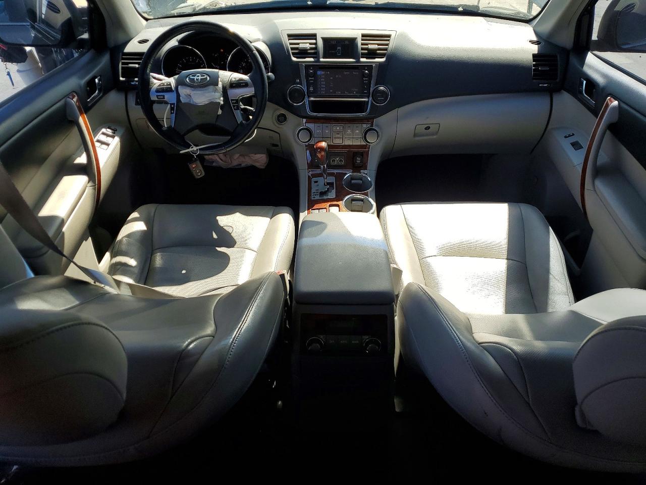 2013 TOYOTA HIGHLANDER LIMITED photo 15