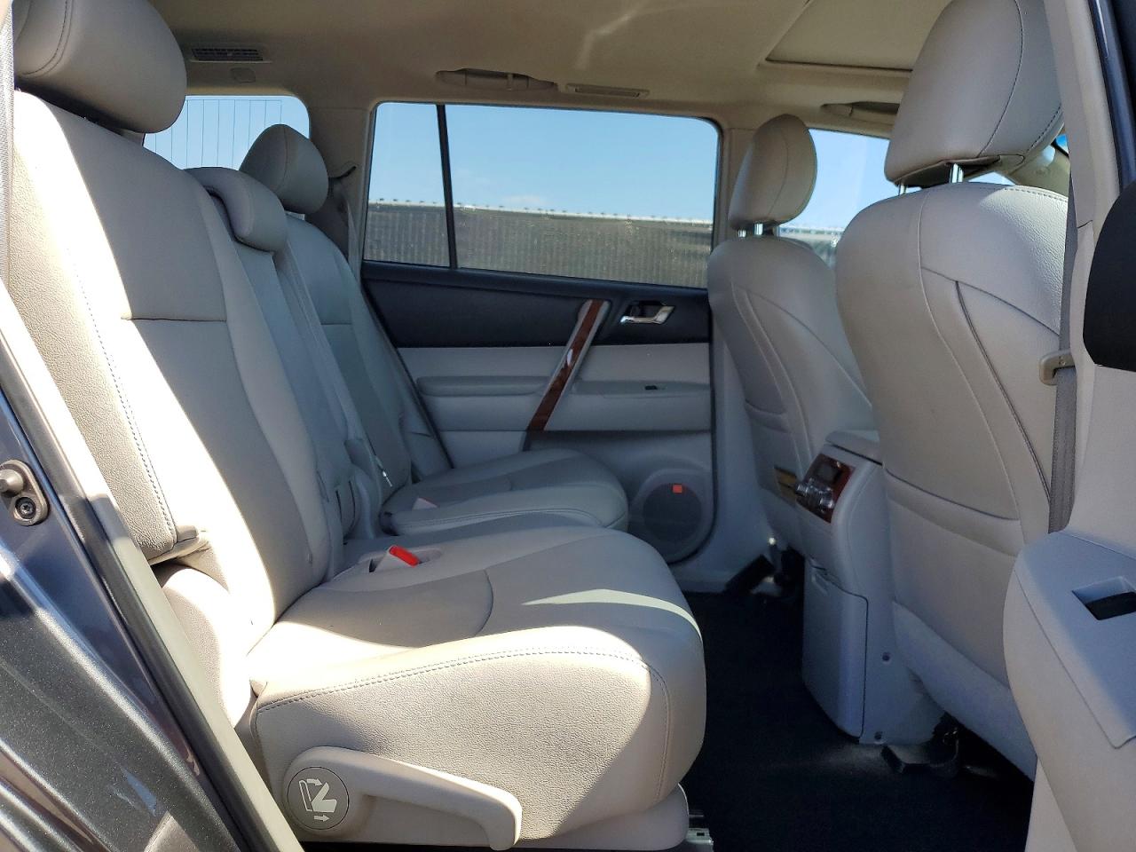 2013 TOYOTA HIGHLANDER LIMITED photo 21