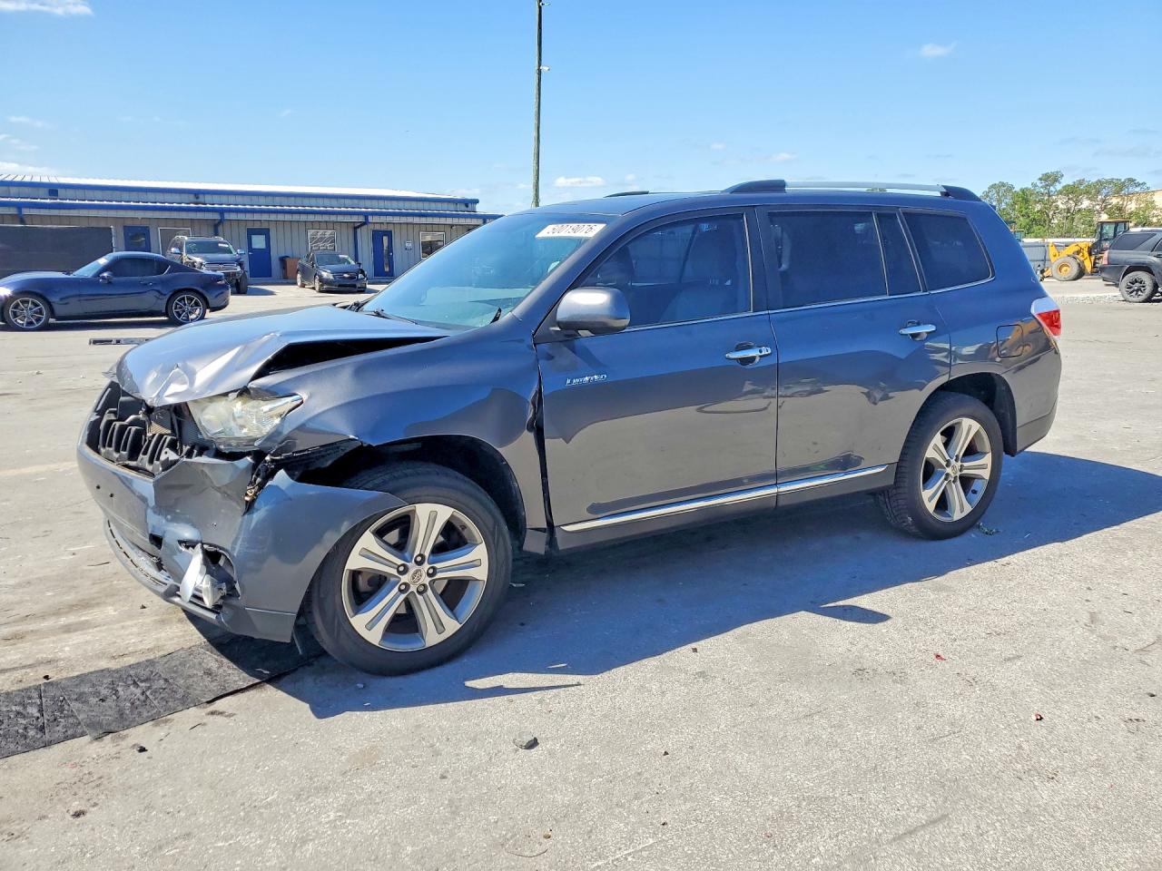 2013 TOYOTA HIGHLANDER