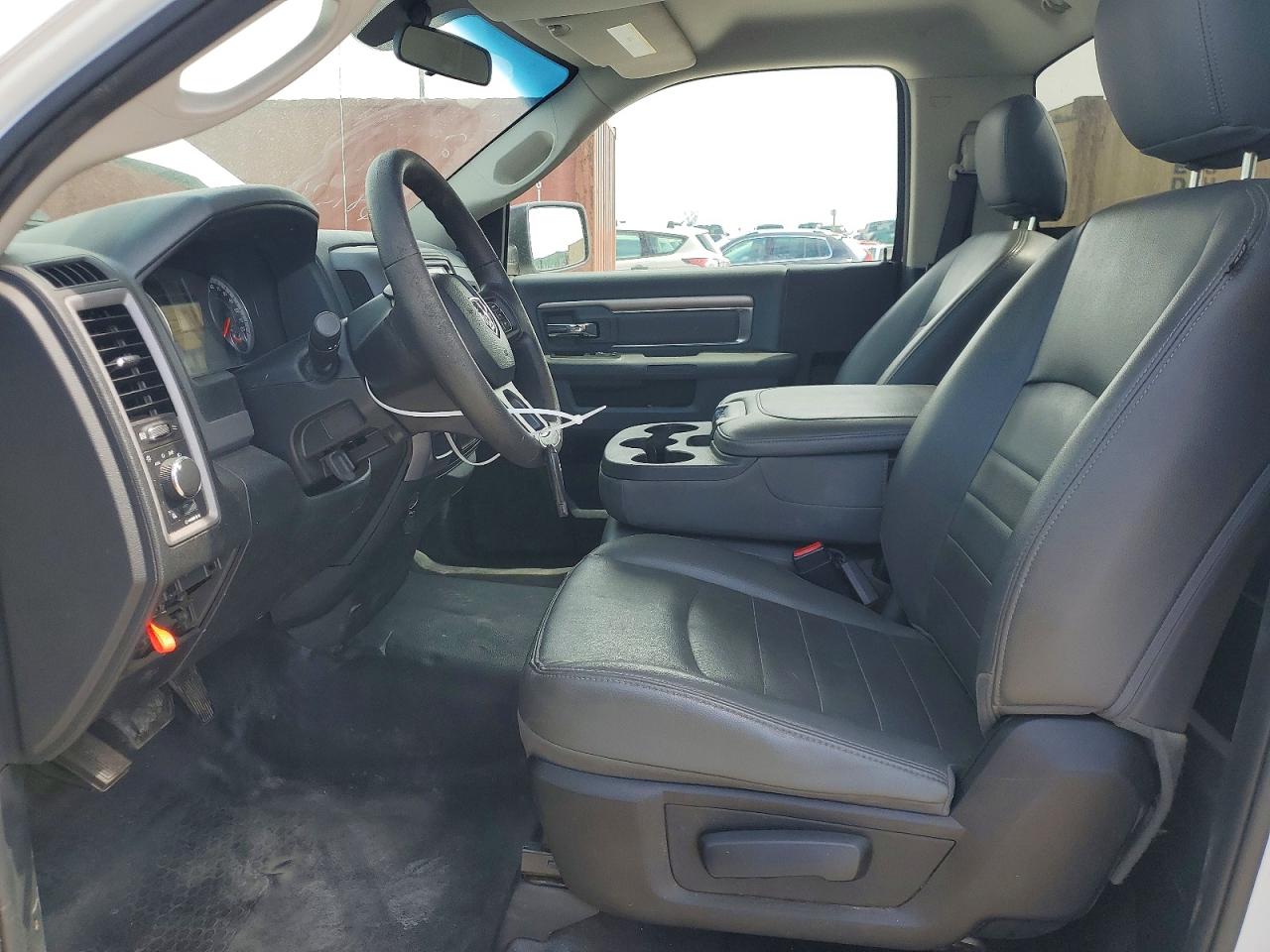 2017 RAM 1500 ST photo 13