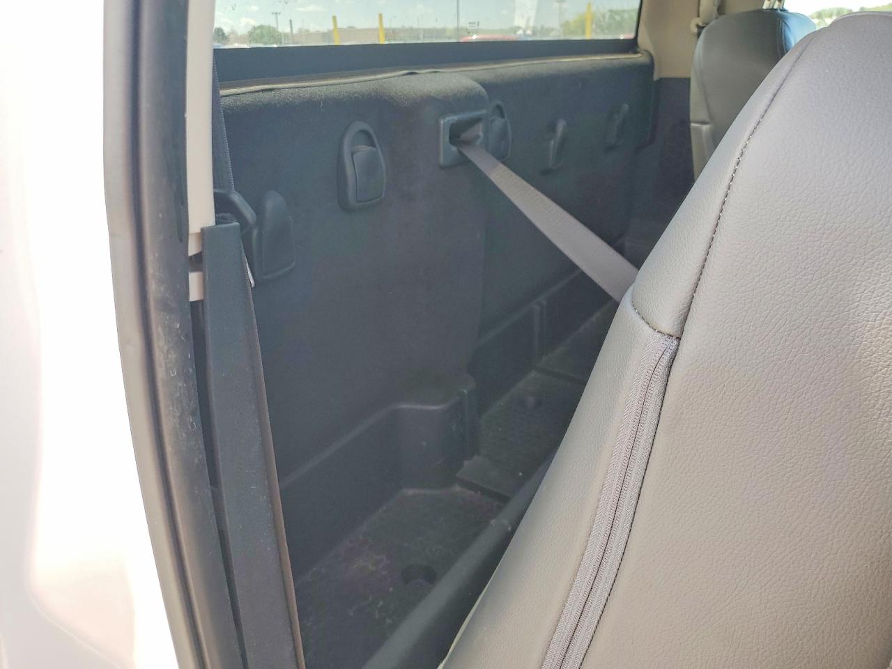 2017 RAM 1500 ST photo 19