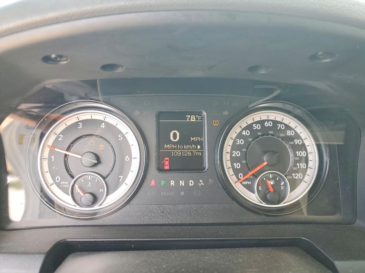 2017 RAM 1500 ST photo 17