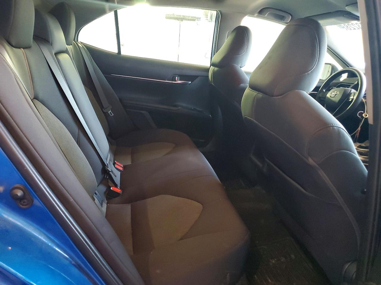 2020 TOYOTA CAMRY LE photo 10