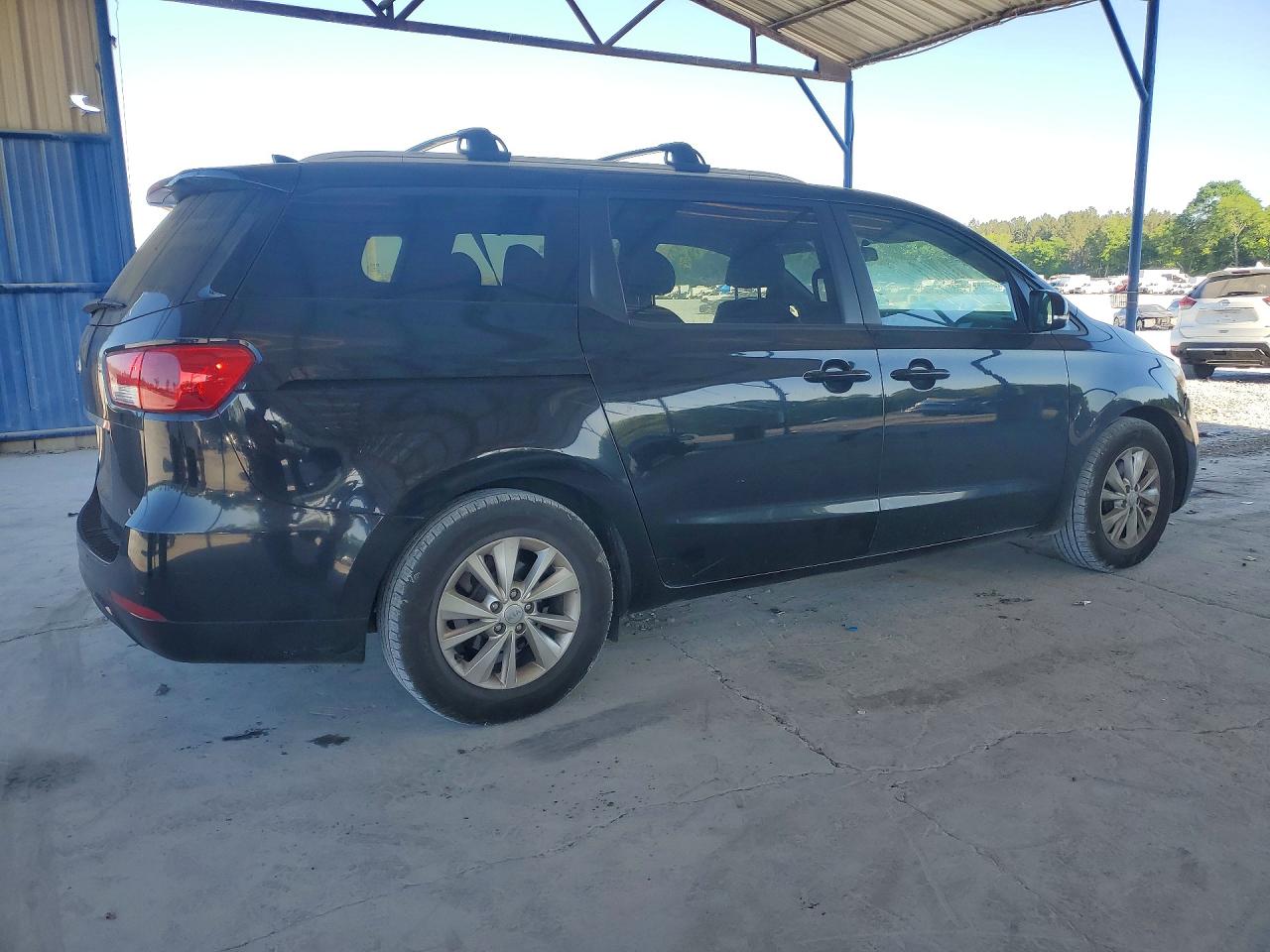 2017 KIA SEDONA LX photo 5