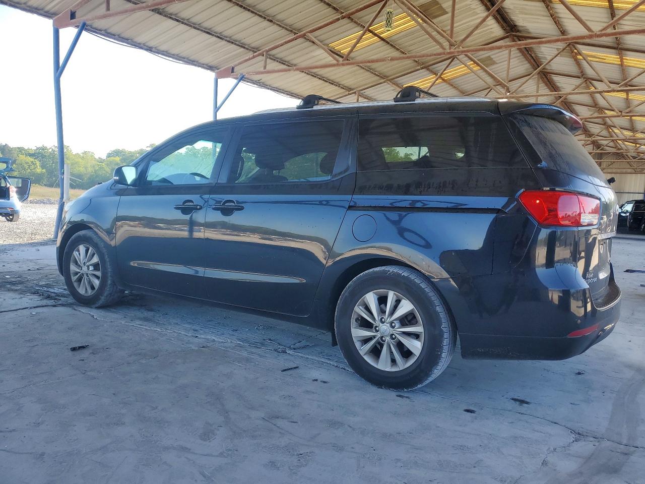 2017 KIA SEDONA LX photo 3
