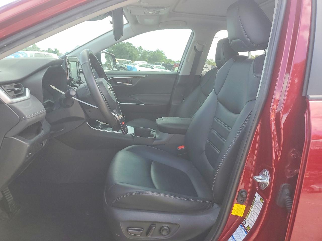 2022 TOYOTA RAV4 XLE PREMIUM photo 13