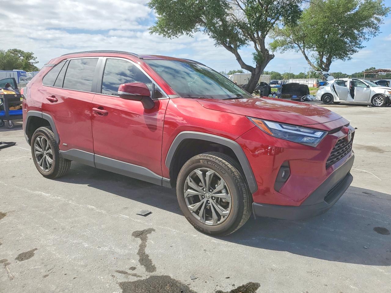 2022 TOYOTA RAV4 XLE PREMIUM photo 7