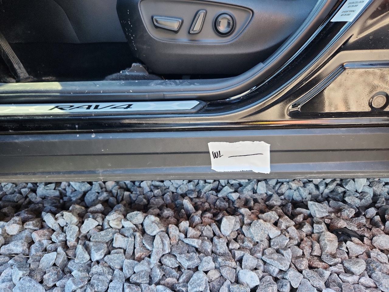 2024 TOYOTA RAV4 XLE PREMIUM photo 13
