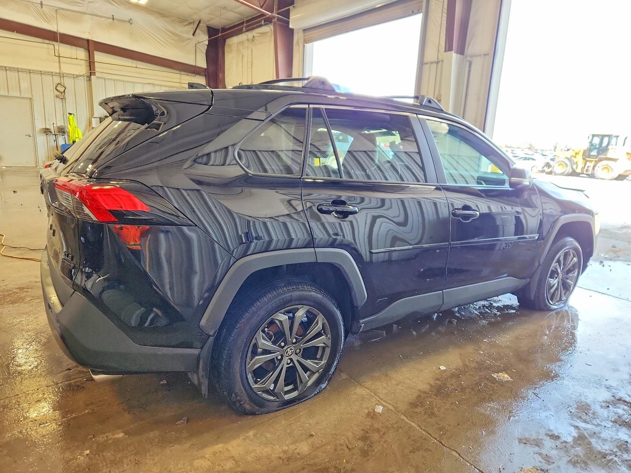2024 TOYOTA RAV4 XLE PREMIUM photo 3
