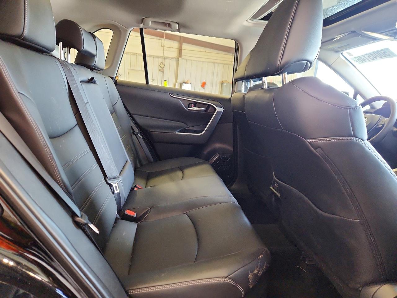 2024 TOYOTA RAV4 XLE PREMIUM photo 11