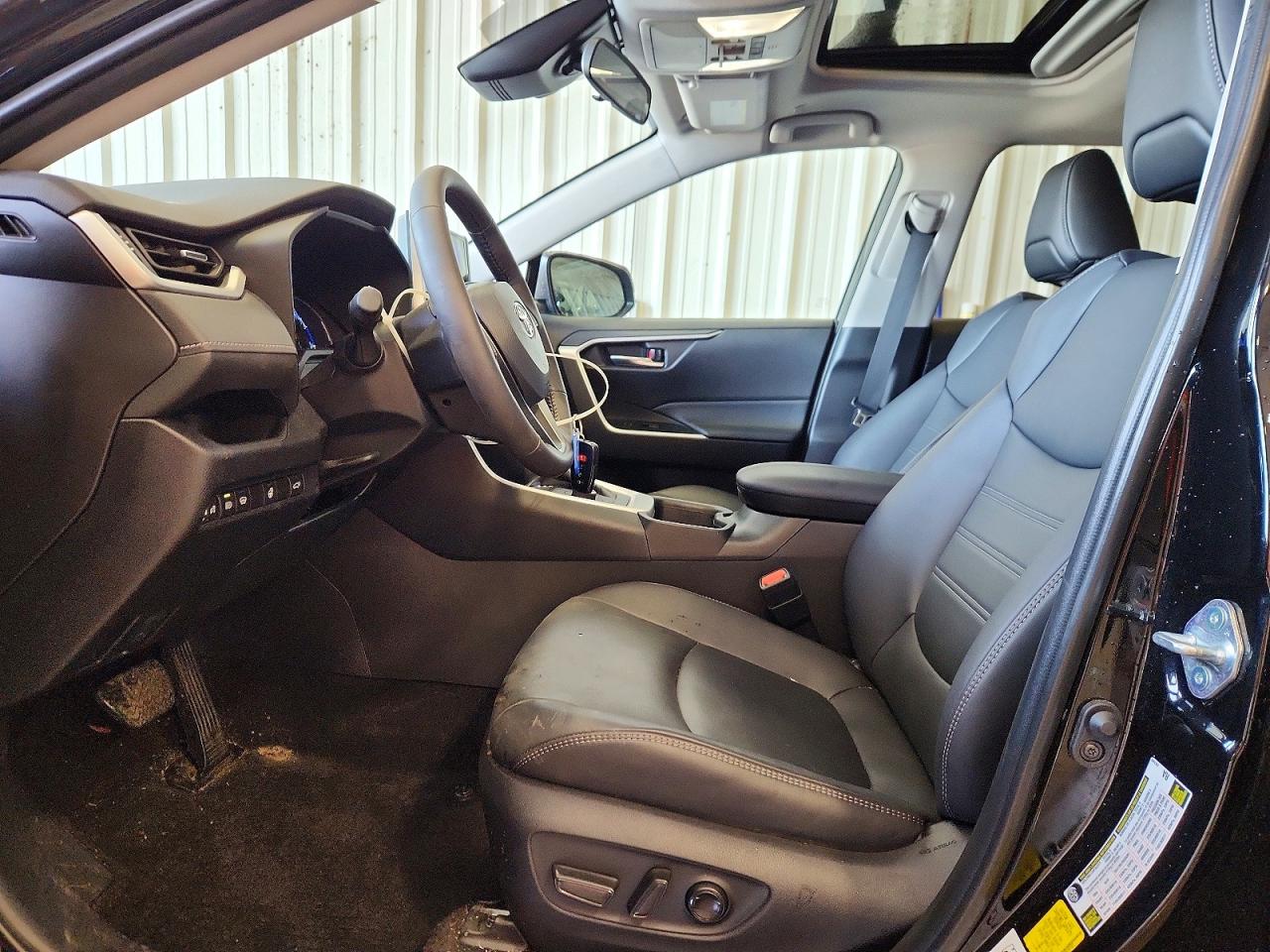 2024 TOYOTA RAV4 XLE PREMIUM photo 7