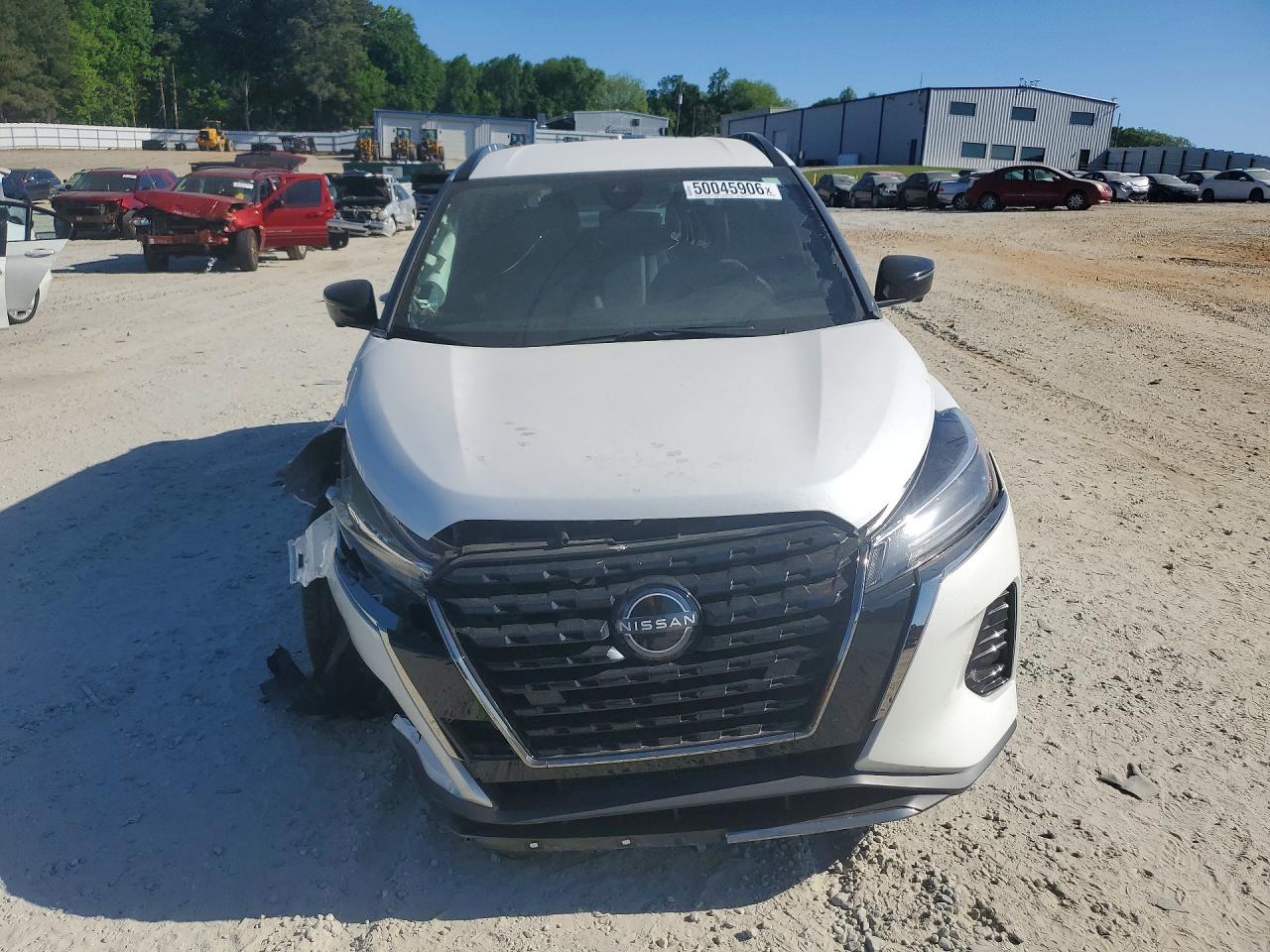 2022 NISSAN KICKS SR photo 9