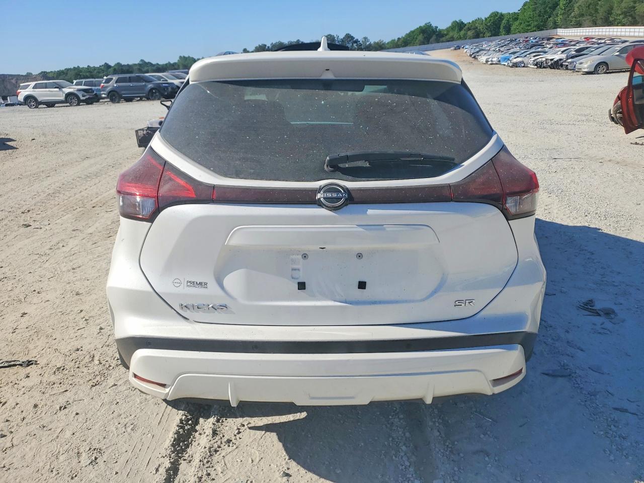 2022 NISSAN KICKS SR photo 11