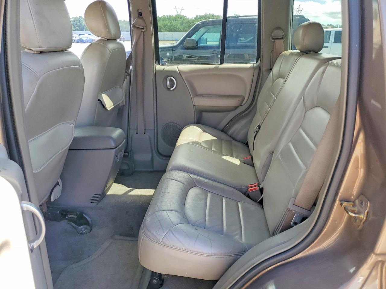 2002 JEEP LIBERTY LIMITED photo 19
