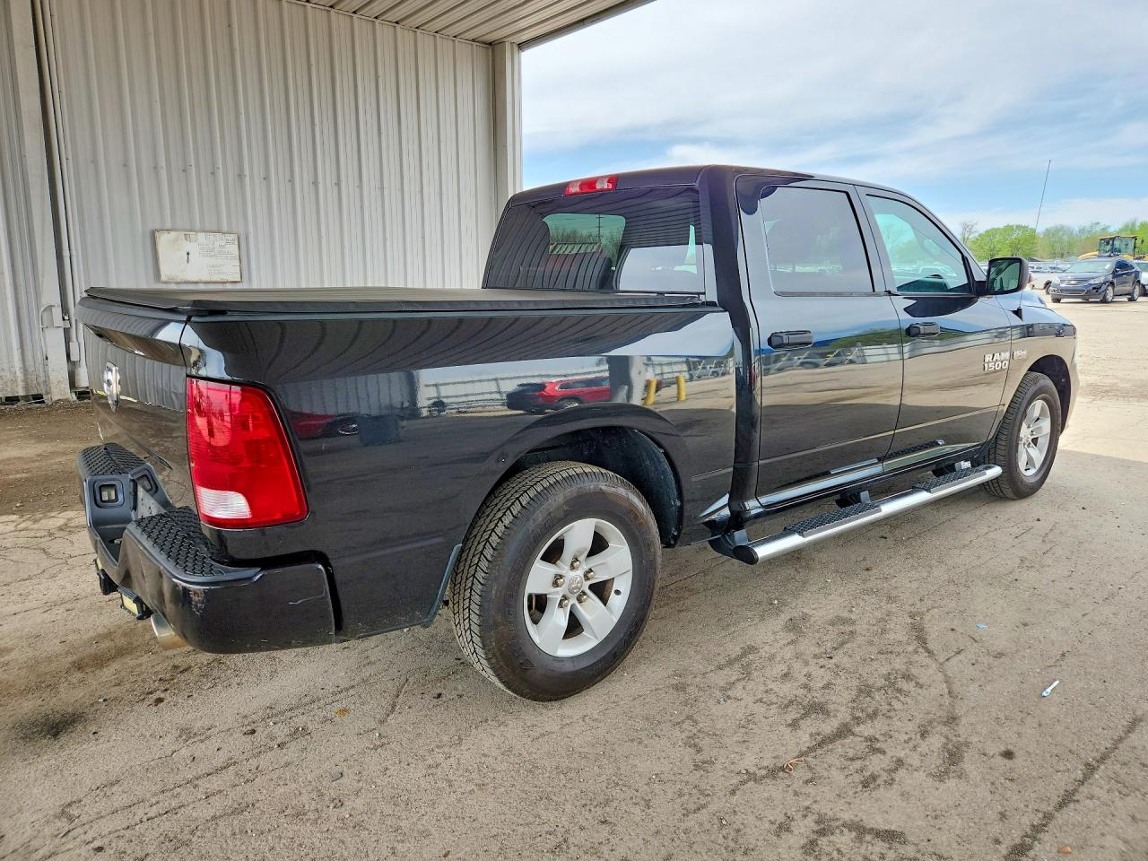 2016 RAM 1500 ST photo 5