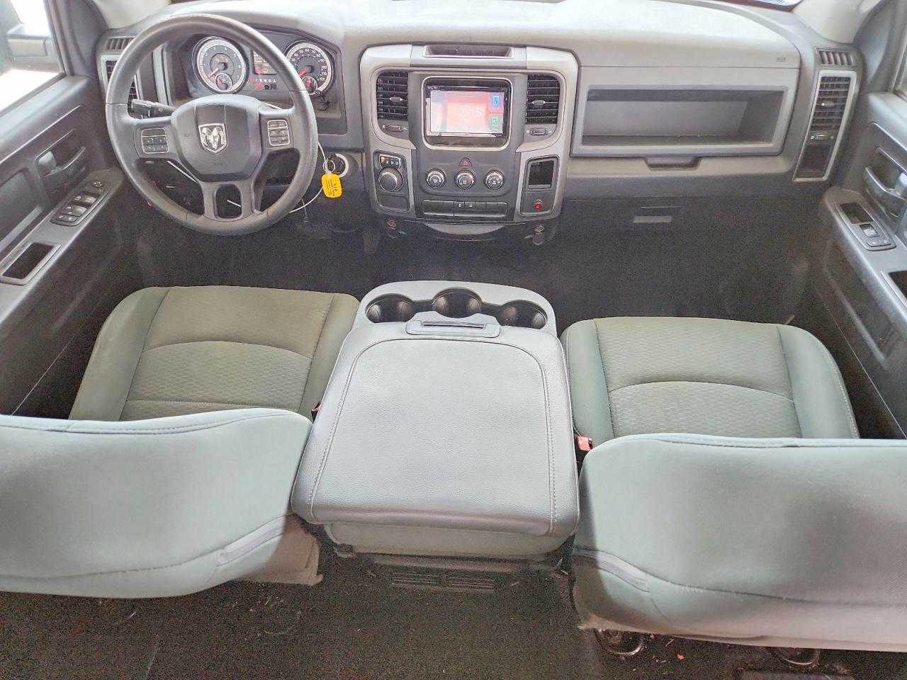 2016 RAM 1500 ST photo 15