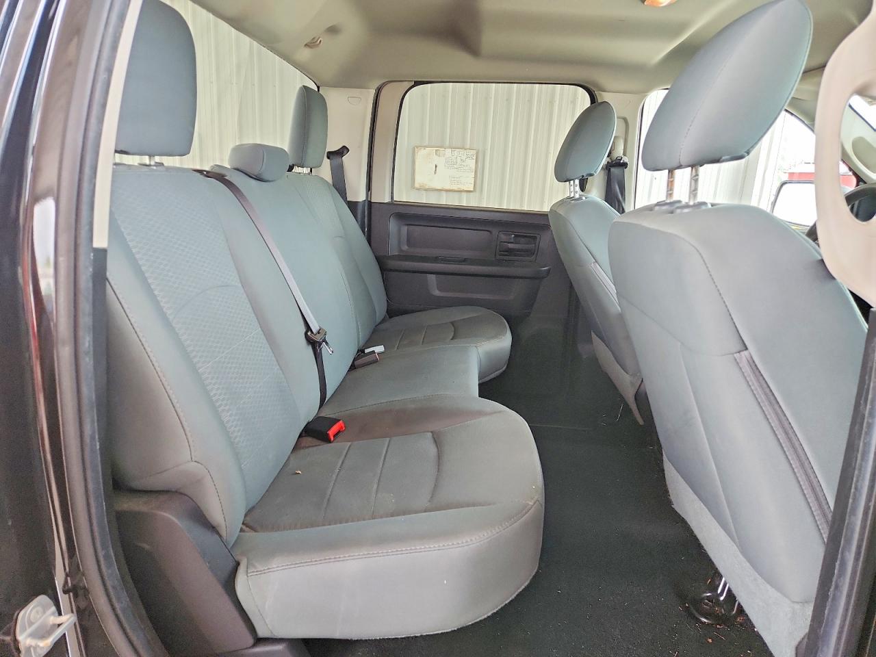 2016 RAM 1500 ST photo 19