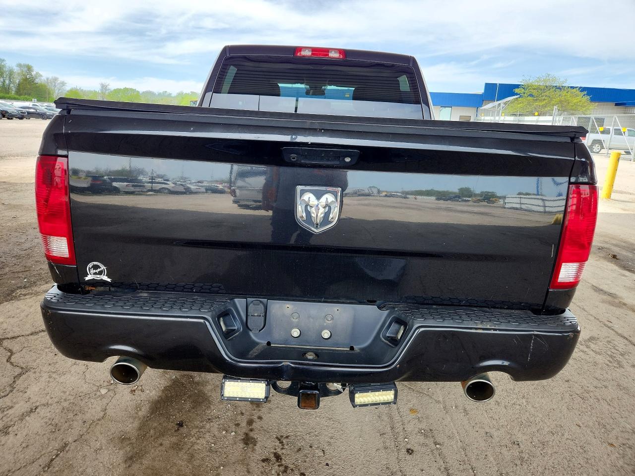 2016 RAM 1500 ST photo 11