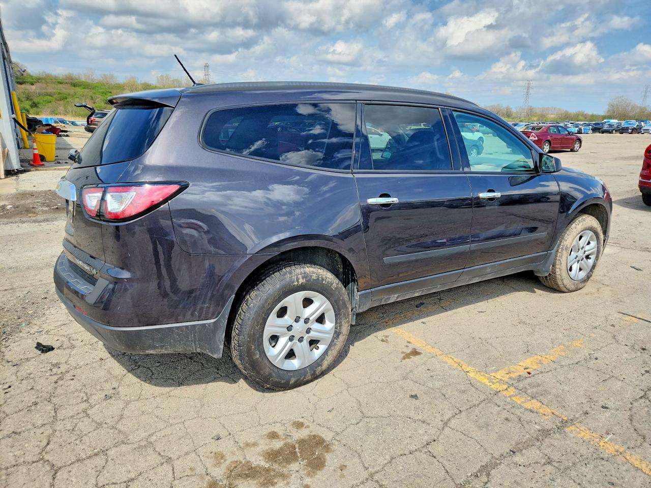 2014 CHEVROLET TRAVERSE LS photo 5