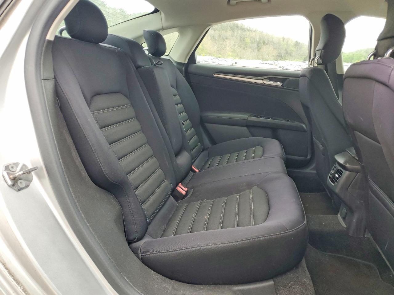 2013 FORD FUSION SE photo 28
