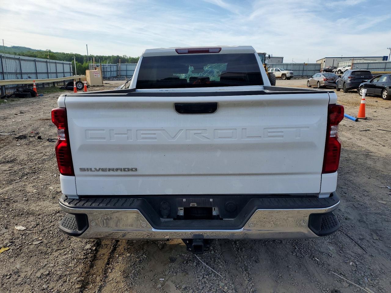 2024 CHEVROLET SILVERADO K1500 photo 16
