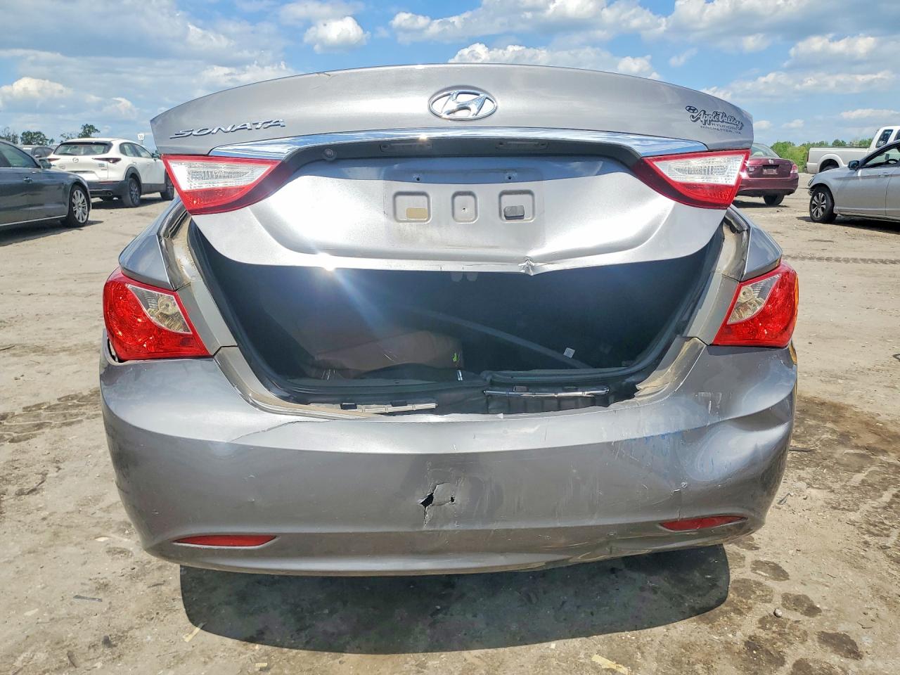 2011 HYUNDAI SONATA GLS photo 16