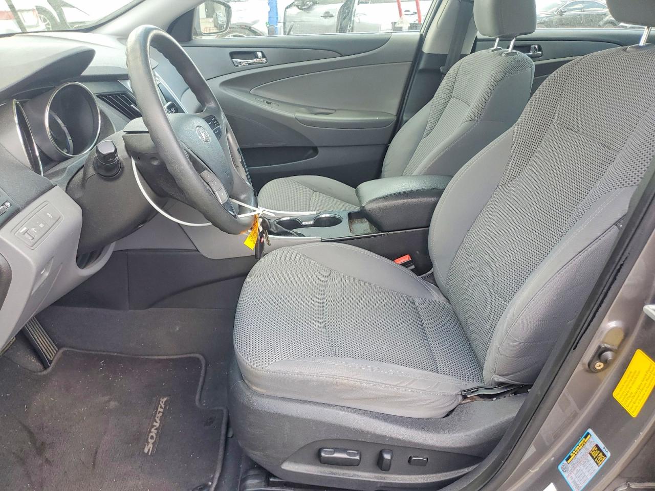 2011 HYUNDAI SONATA GLS photo 19