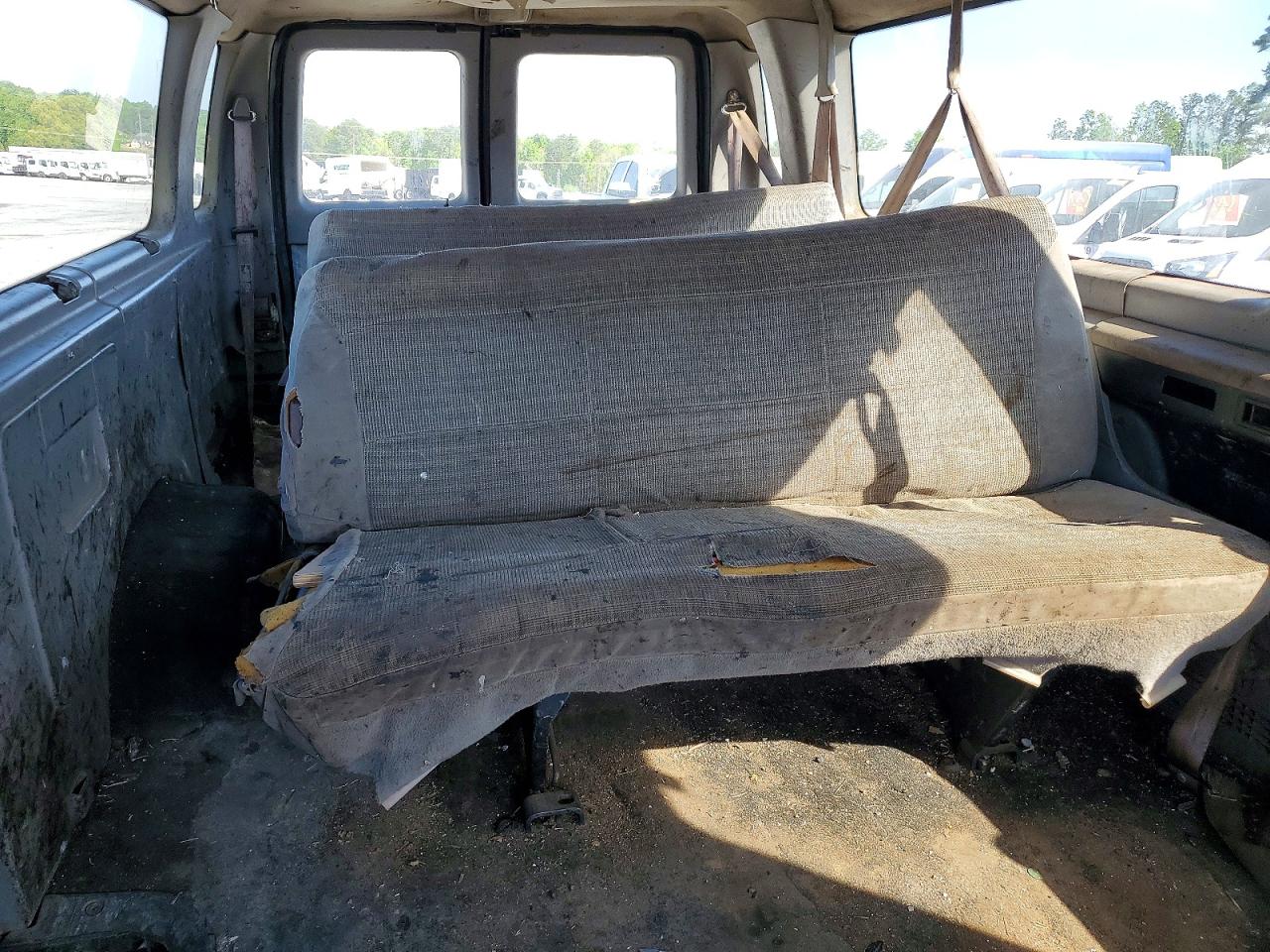 2001 FORD ECONOLINE E350 SUPER DUTY WAGON photo 10