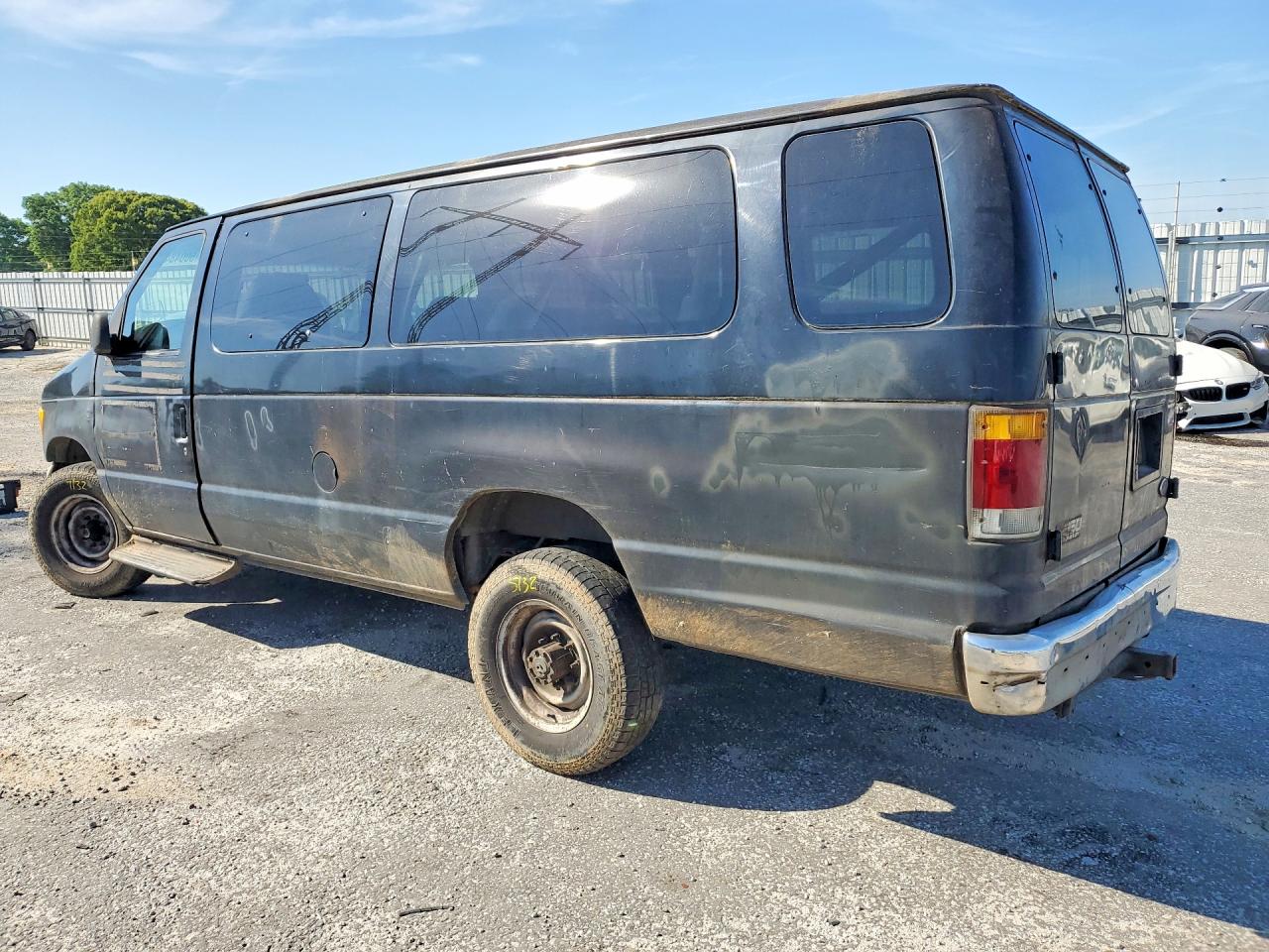 2001 FORD ECONOLINE E350 SUPER DUTY WAGON photo 2