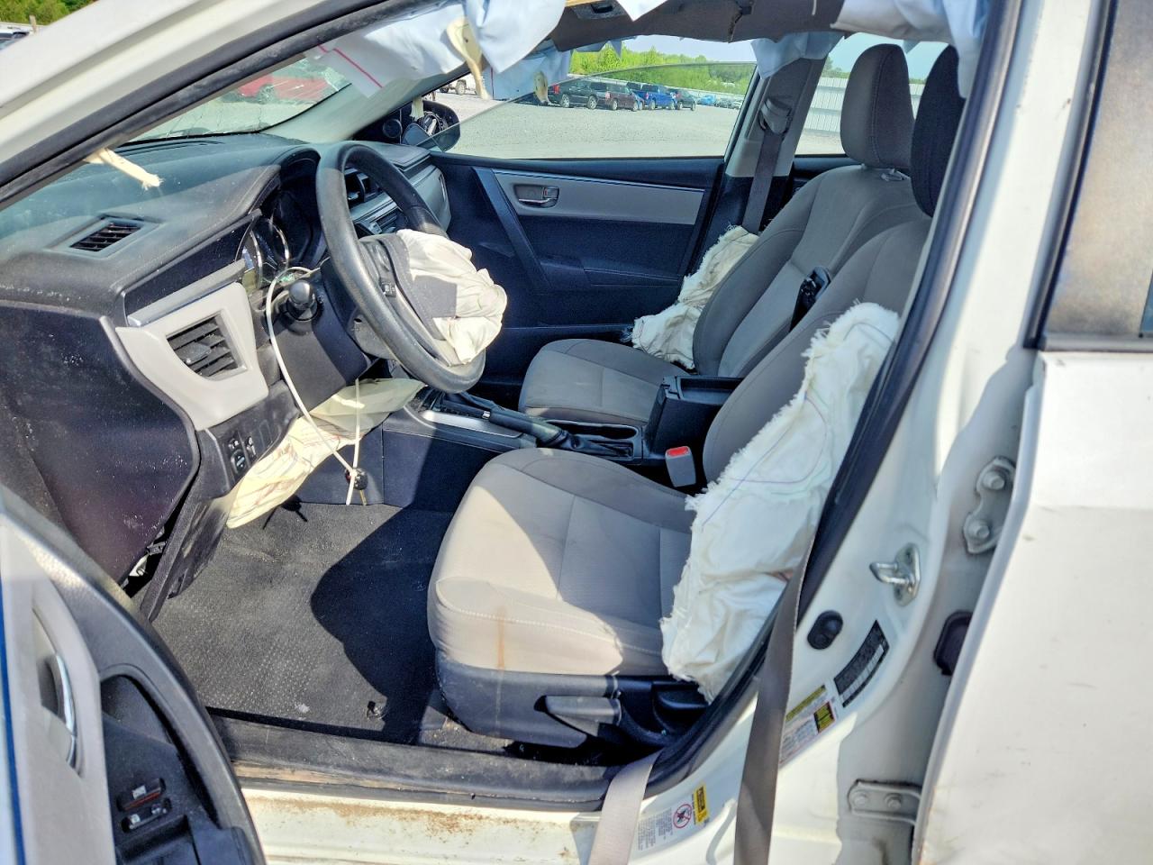 2016 TOYOTA COROLLA LE photo 13