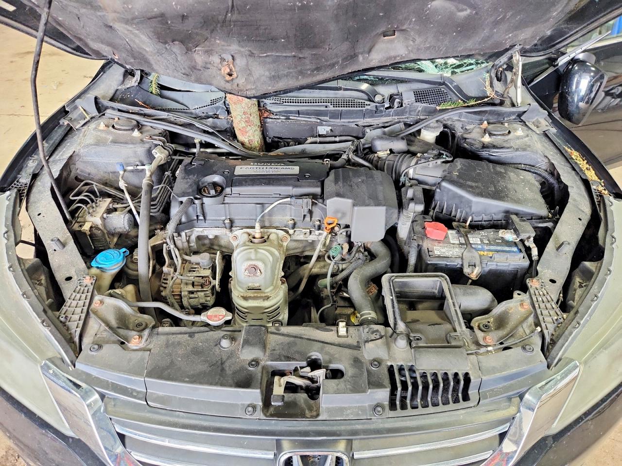 2013 HONDA ACCORD LX photo 21