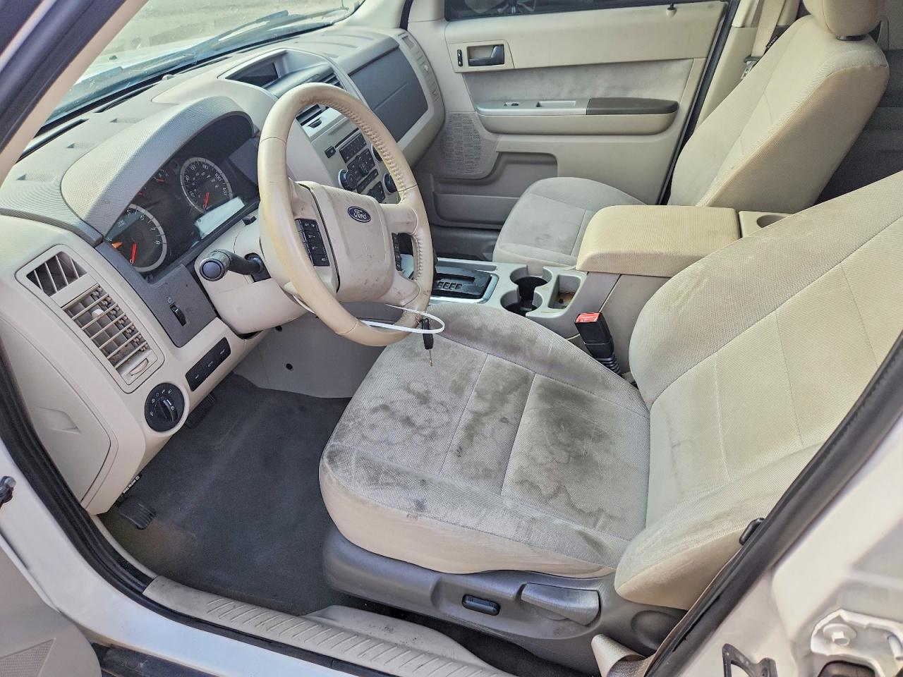 2011 FORD ESCAPE XLT photo 13